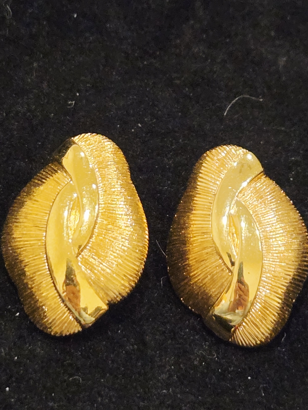 Vintage Napiet Gold-Tone Sculpted Modernist Pierced Earrings- Women Jewelry